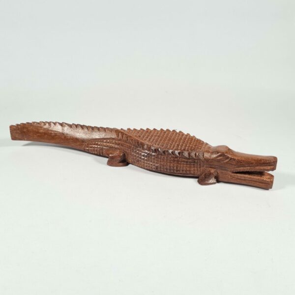 Crocodile en bois de palissandre
